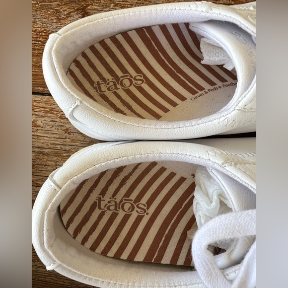 Taos Retro Star White Women’s Sneakers Low Top Size 10 - Picture 7 of 15